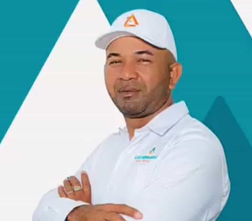 Luis Hernández, agente inmobiliario